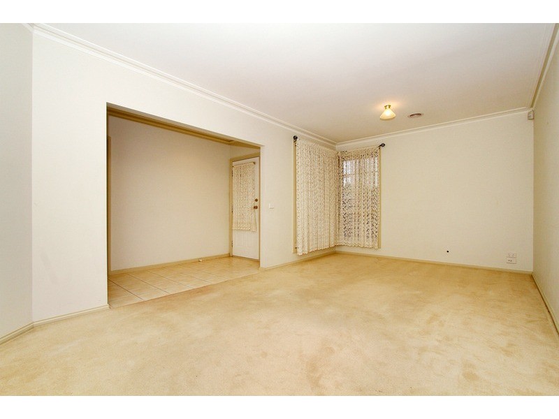 2/12 Gibson Court, Sydenham VIC 3037