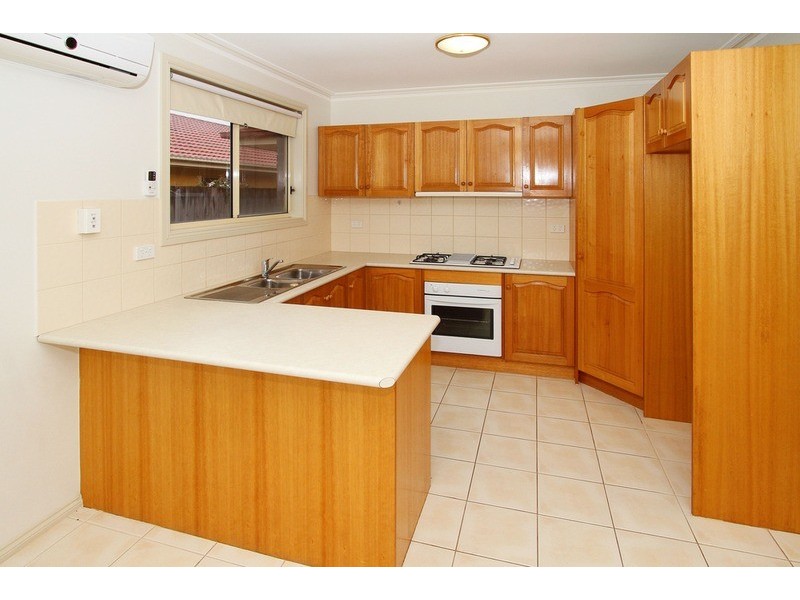 2/12 Gibson Court, Sydenham VIC 3037