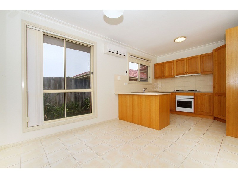 2/12 Gibson Court, Sydenham VIC 3037