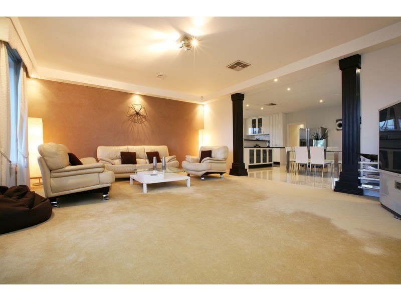 55 The Regency, Hillside VIC 3037