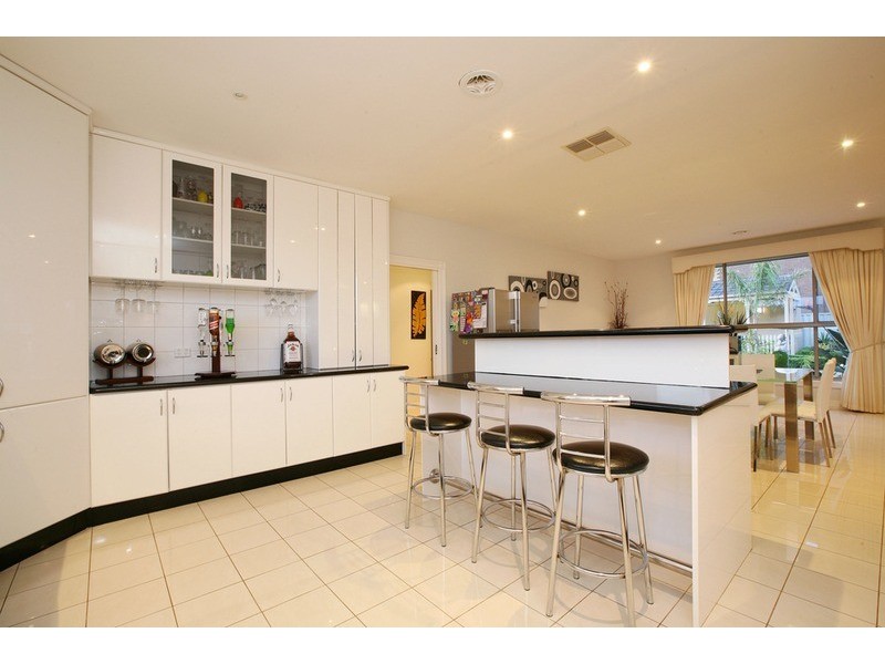 55 The Regency, Hillside VIC 3037