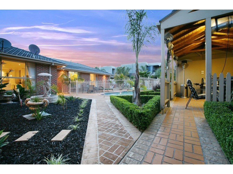 55 The Regency, Hillside VIC 3037