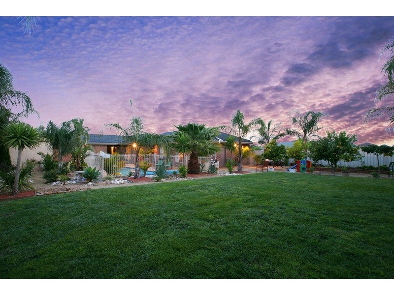 55 The Regency, Hillside VIC 3037