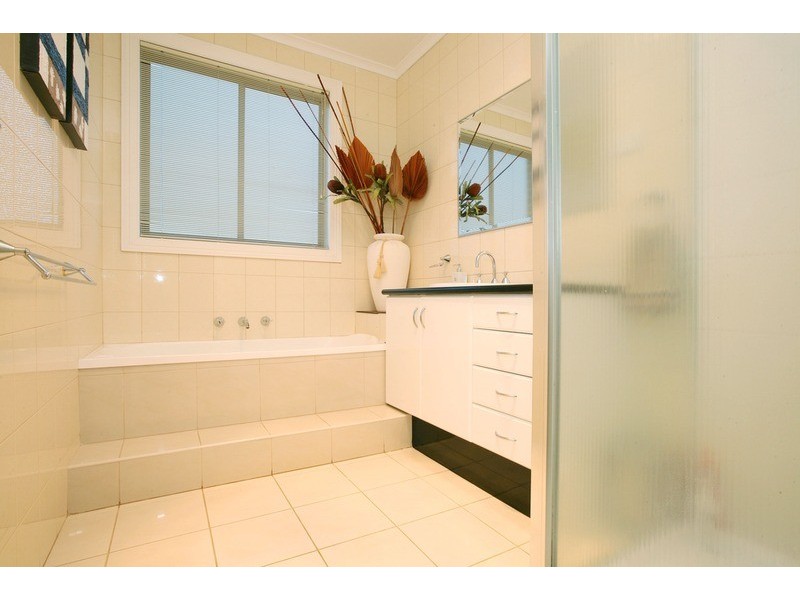 55 The Regency, Hillside VIC 3037