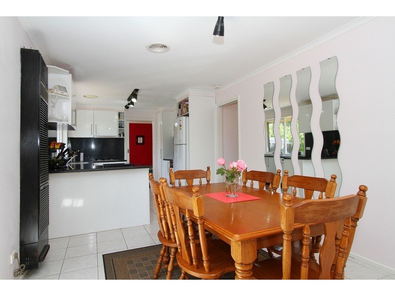 4 Bellevue  Drive, Keilor Downs VIC 3038