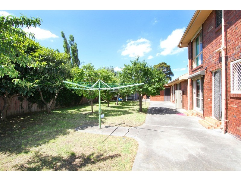 4 Bellevue  Drive, Keilor Downs VIC 3038