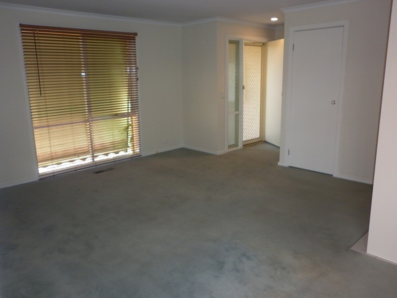 26 Village Avenue, Taylors Lakes VIC 3038