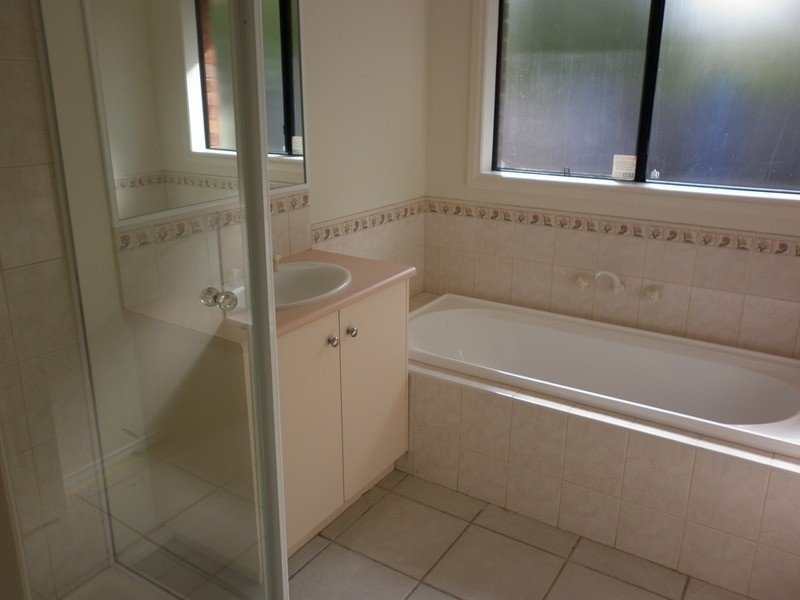 30 Sacras Court, Sydenham VIC 3037