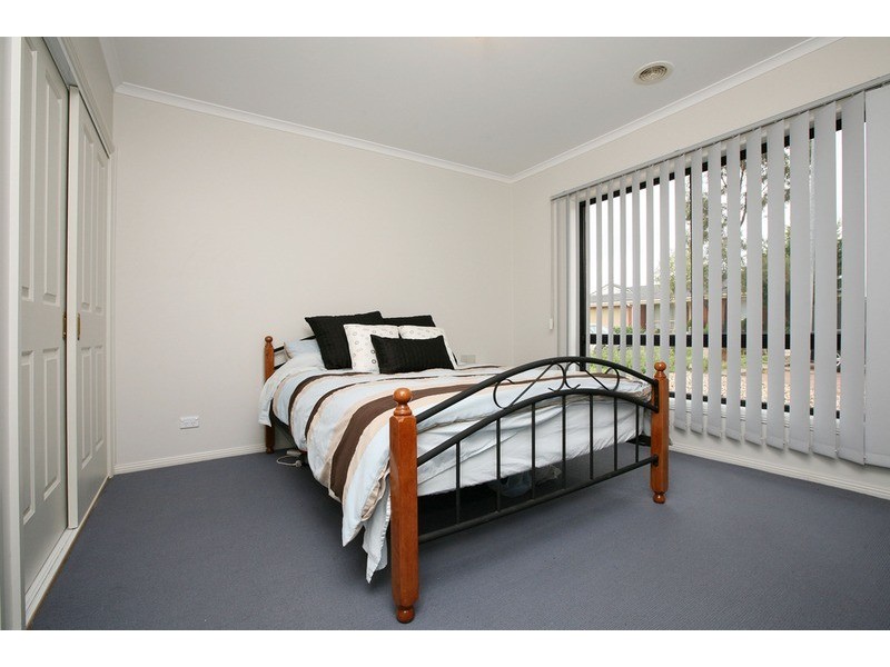 13 Marylou Court, Delahey VIC 3037