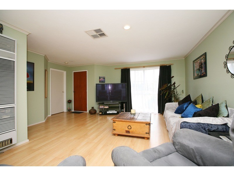 6 Dundee Way, Sydenham VIC 3037