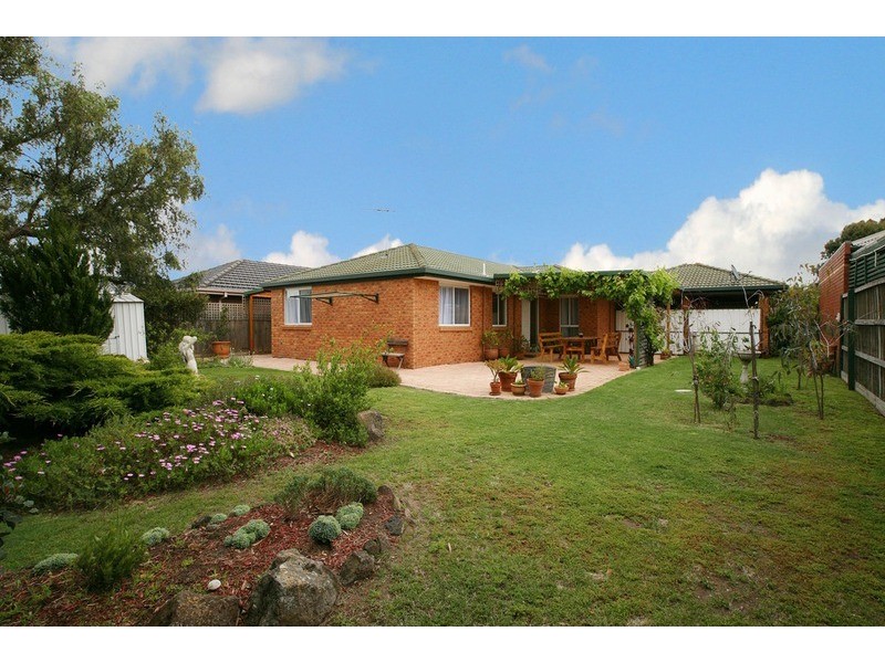 6 Dundee Way, Sydenham VIC 3037