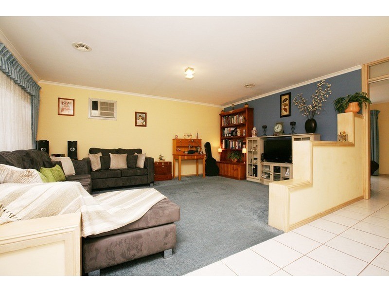 2A Vanessa Way, Delahey VIC 3037