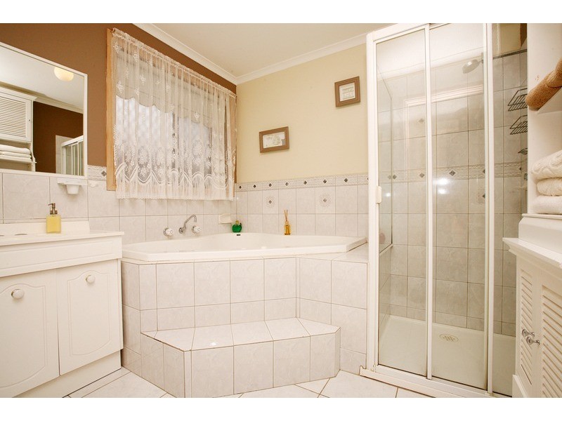 2A Vanessa Way, Delahey VIC 3037