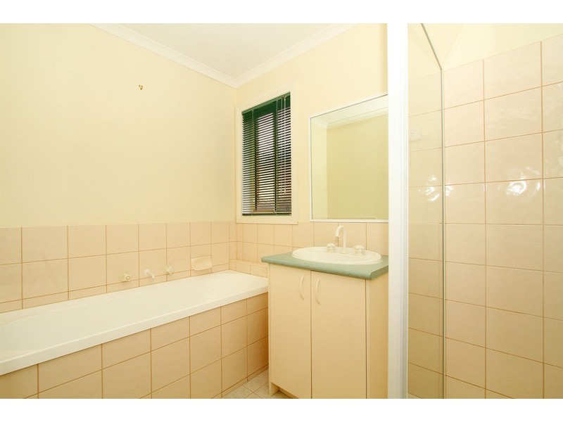 40 Brindalee Way, Hillside VIC 3037