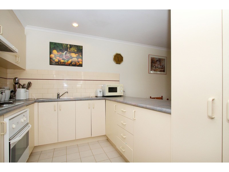 26 Village Avenue, Taylors Lakes VIC 3038