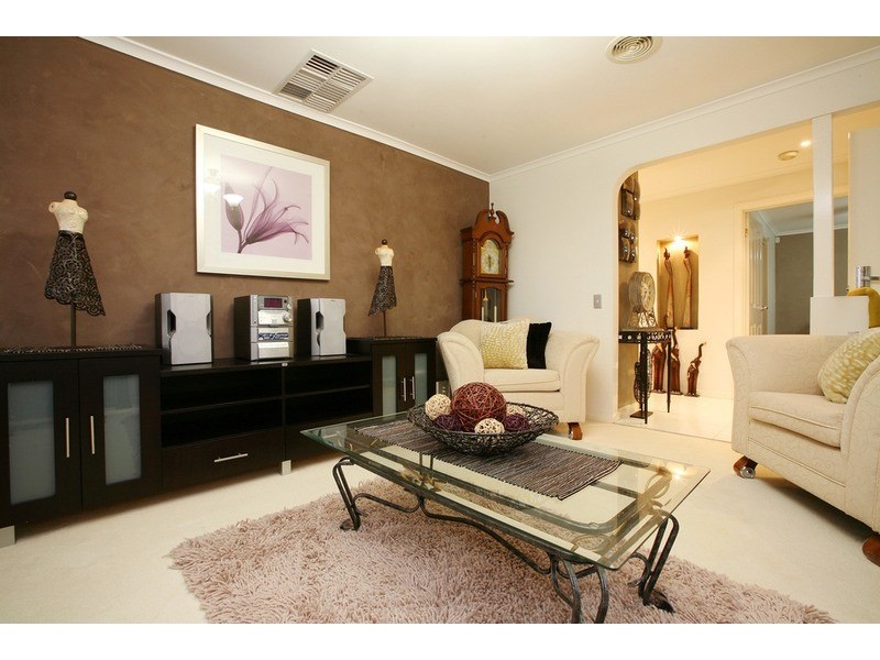 5 Raine Court, Delahey VIC 3037