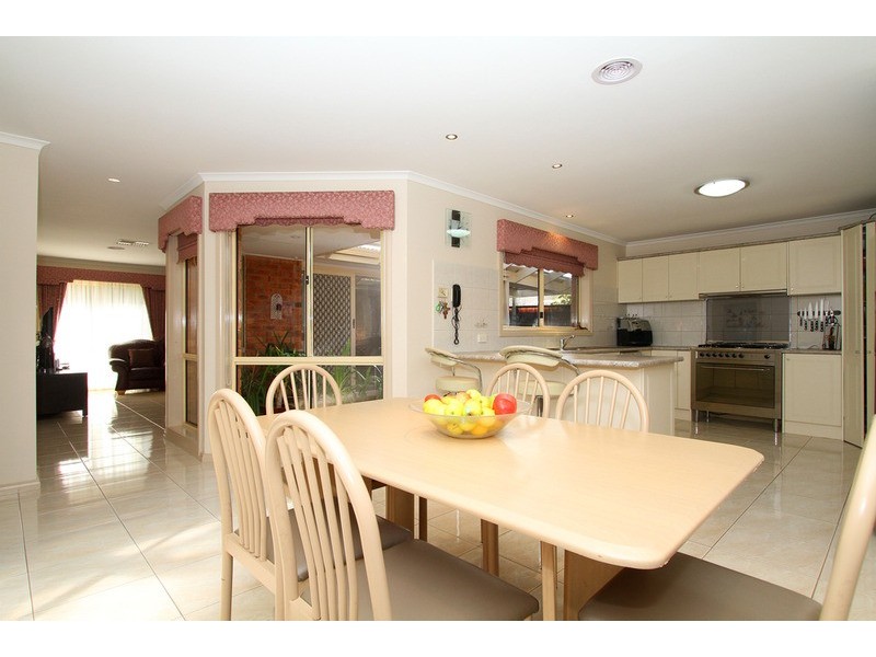 3 Camelot Place, Hillside VIC 3037