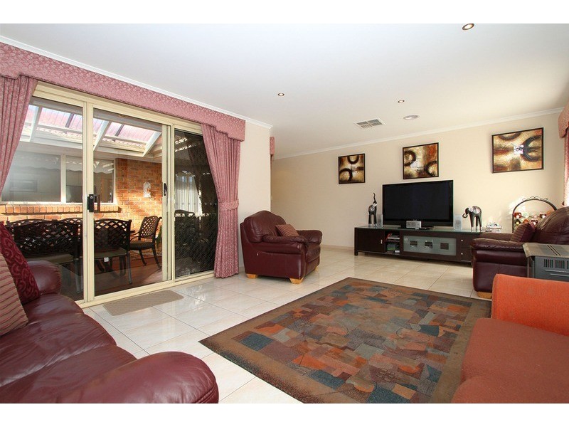 3 Camelot Place, Hillside VIC 3037