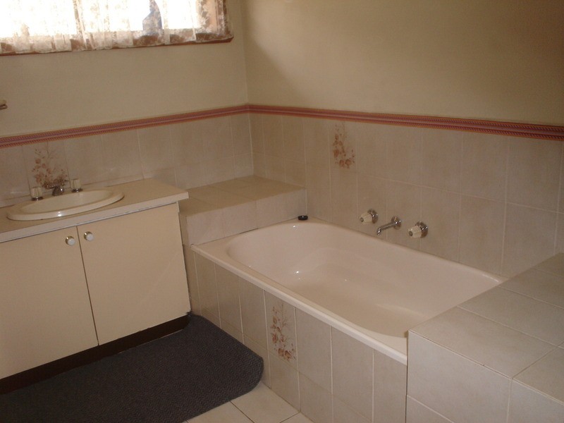 56 Chichester Drive, Taylors Lakes VIC 3038