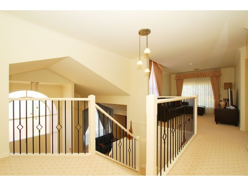 11 Botanic  Drive, Hillside VIC 3037