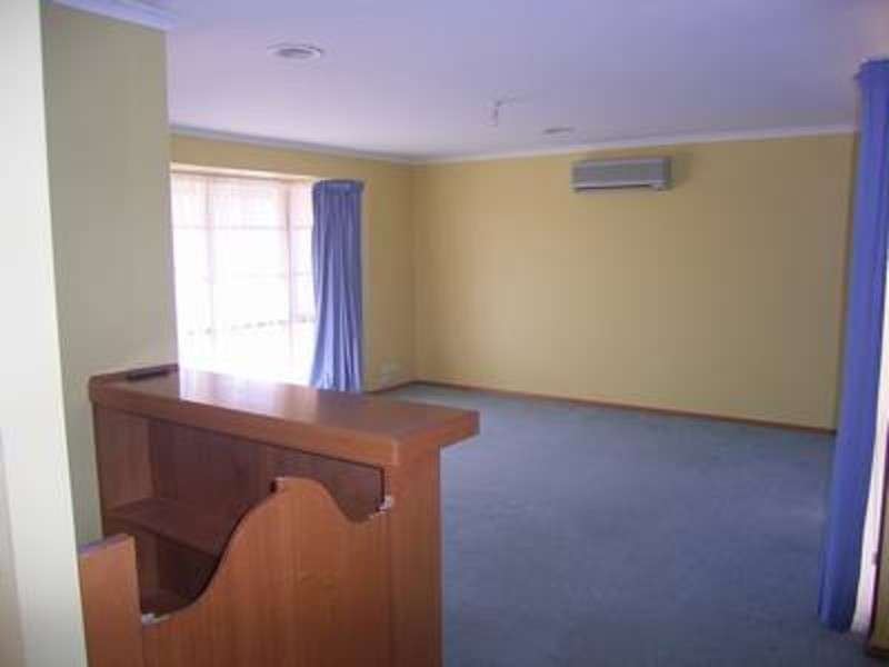 57 Saronvale Crescent, Hillside VIC 3037