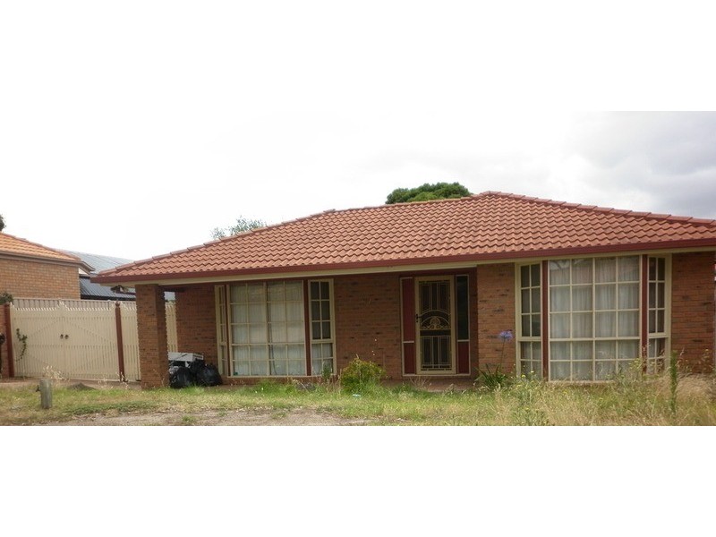 57 Saronvale Crescent, Hillside VIC 3037