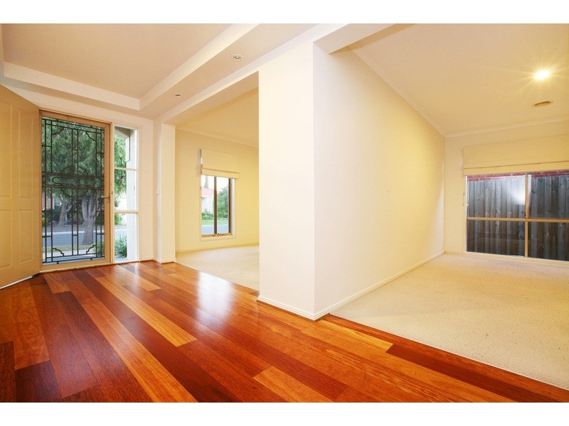 5 Shannon Way, Sydenham VIC 3037