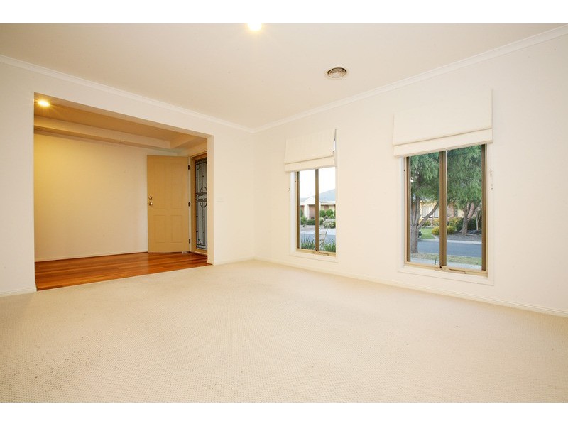 5 Shannon Way, Sydenham VIC 3037