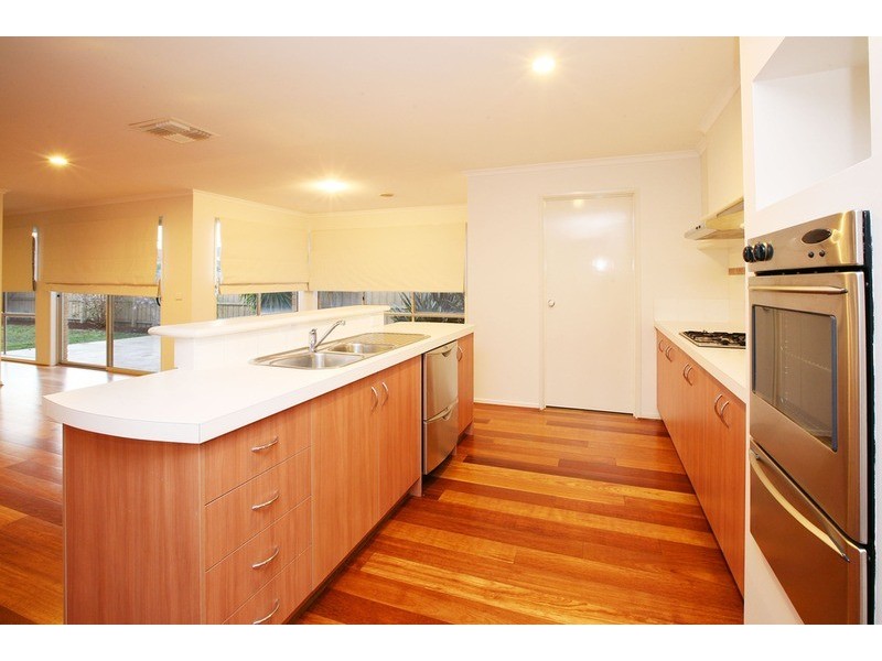 5 Shannon Way, Sydenham VIC 3037