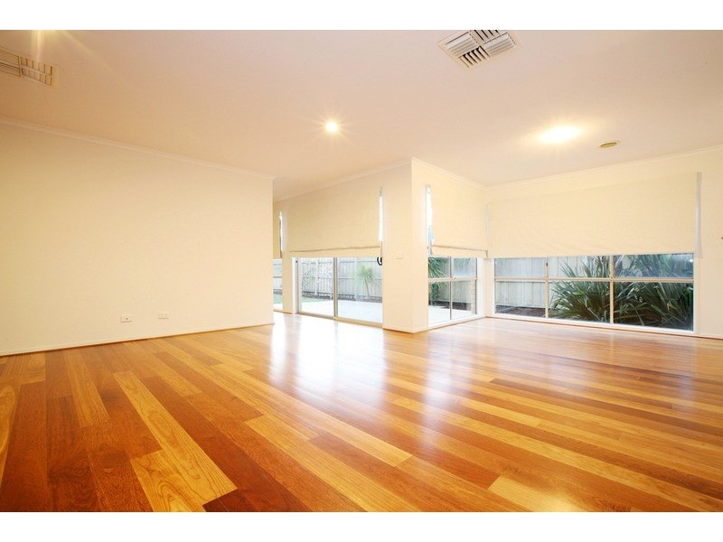 5 Shannon Way, Sydenham VIC 3037