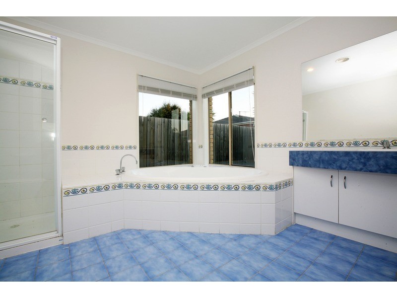 5 Shannon Way, Sydenham VIC 3037