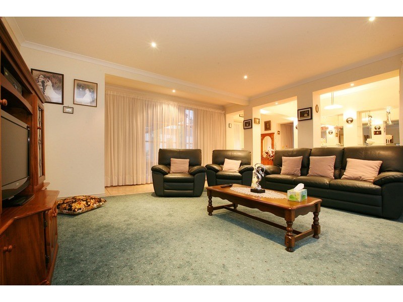 28 Verona Drive, Taylors Lakes VIC 3038