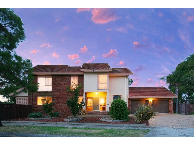 1 Dunraven  Court, Sydenham VIC 3037