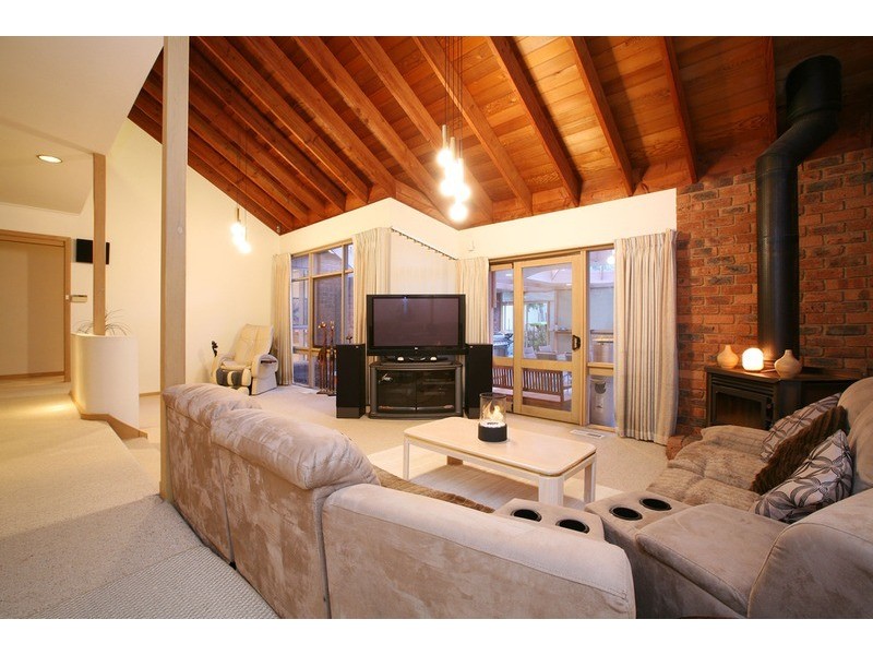 1 Dunraven  Court, Sydenham VIC 3037