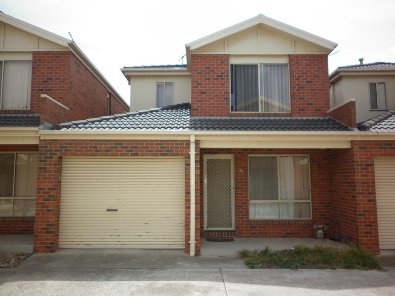 47 Village  Avenue, Taylors Lakes VIC 3038