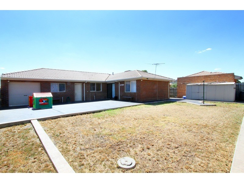 44 Delbridge  Drive, Sydenham VIC 3037