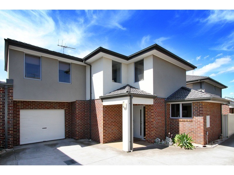2/5 Normanby Street, Sydenham VIC 3037