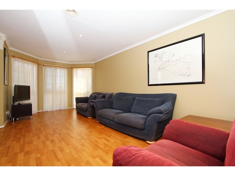 9 Munjong Place, Delahey VIC 3037