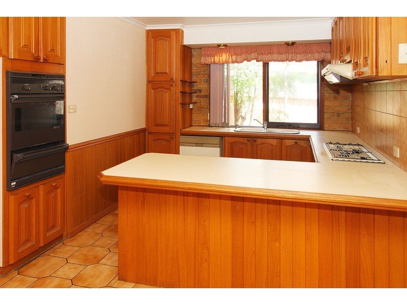 17 Bethanga Court, Taylors Lakes VIC 3038