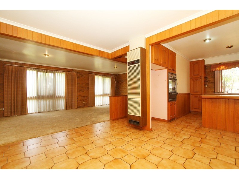 17 Bethanga Court, Taylors Lakes VIC 3038