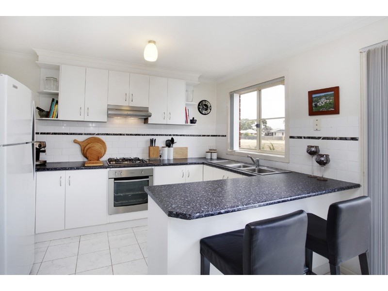 10a Village Avenue, Taylors Lakes VIC 3038