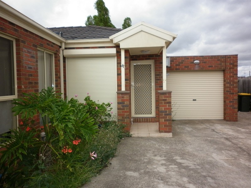 4/14-16 Buckingham Street, Sydenham VIC 3037