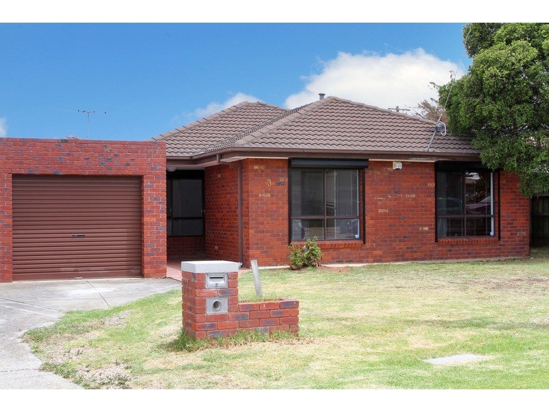 1/3 Herald  Walk, Kings Park VIC 3021