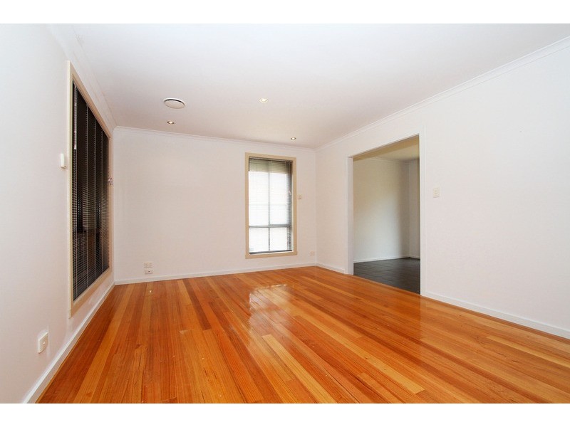 1/3 Herald  Walk, Kings Park VIC 3021