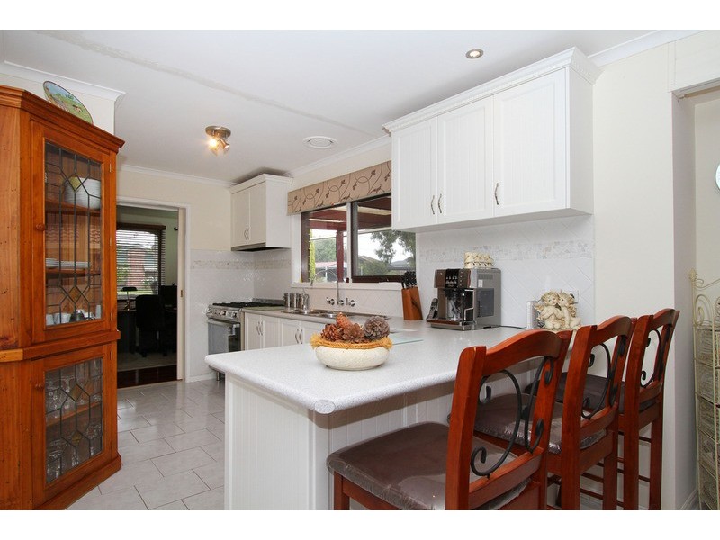 4 Bunarong Close, Keilor Downs VIC 3038