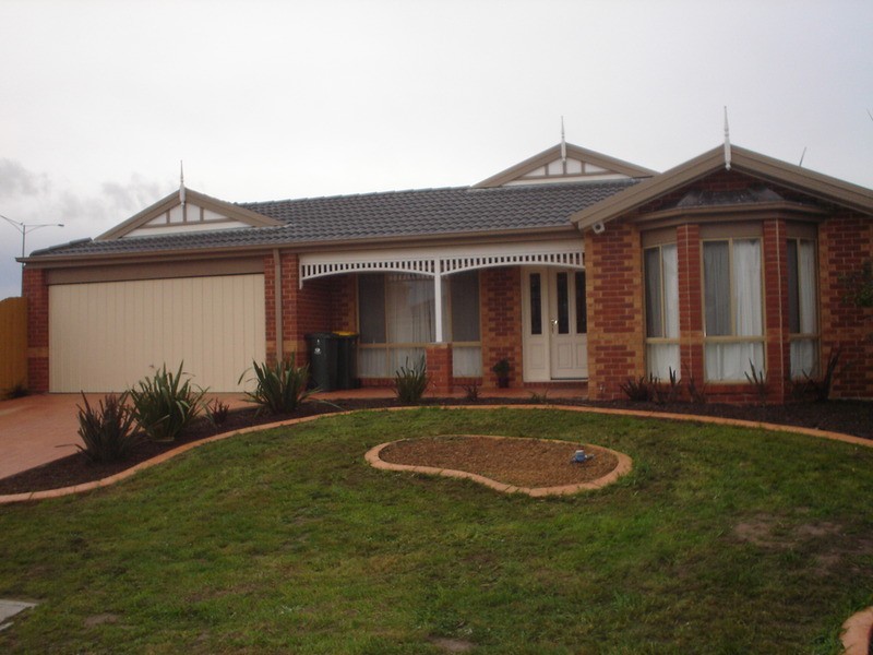 4 Flame Close, Delahey VIC 3037