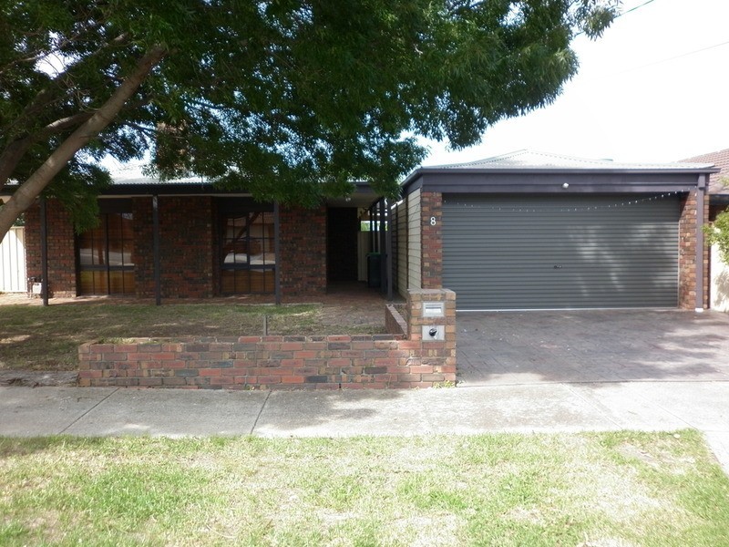 8 Montrose Court, Sydenham VIC 3037
