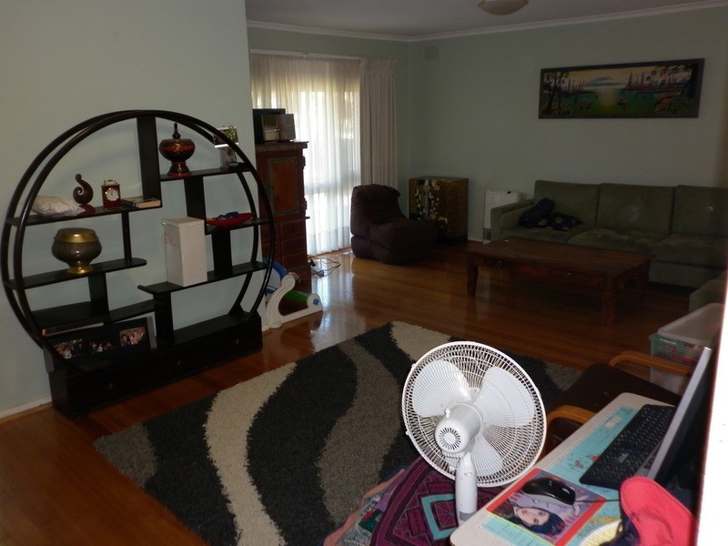 4 Cocoparra Crescent, Taylors Lakes VIC 3038