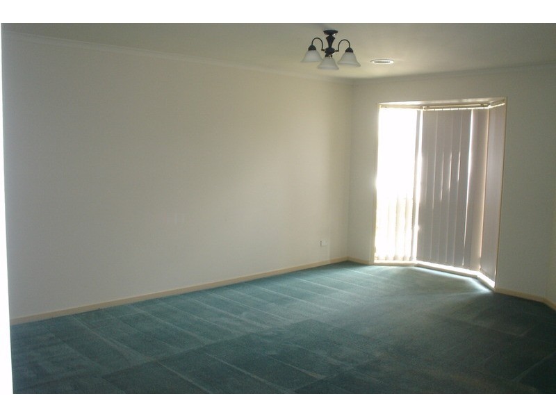 4 Yerrim Lane, Sydenham VIC 3037