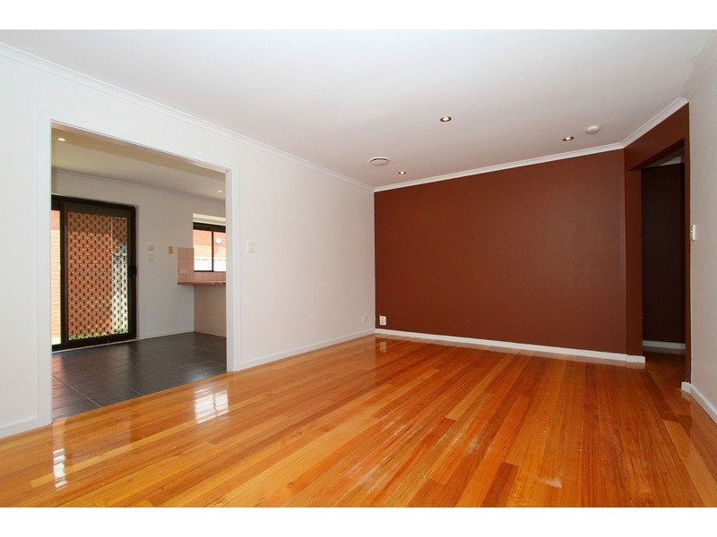 1/3 Herald  Walk, Kings Park VIC 3021